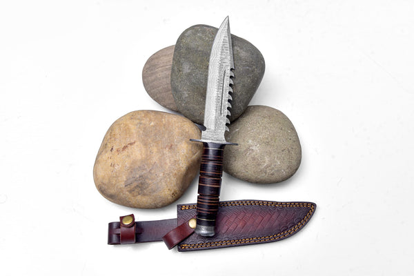 "Savage Fang" Damascus Survival Bowie