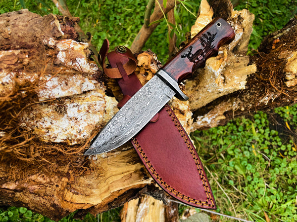 A.3 Damascus Steel Hunting Knife Buck Engraved Walnut Scales TD-710