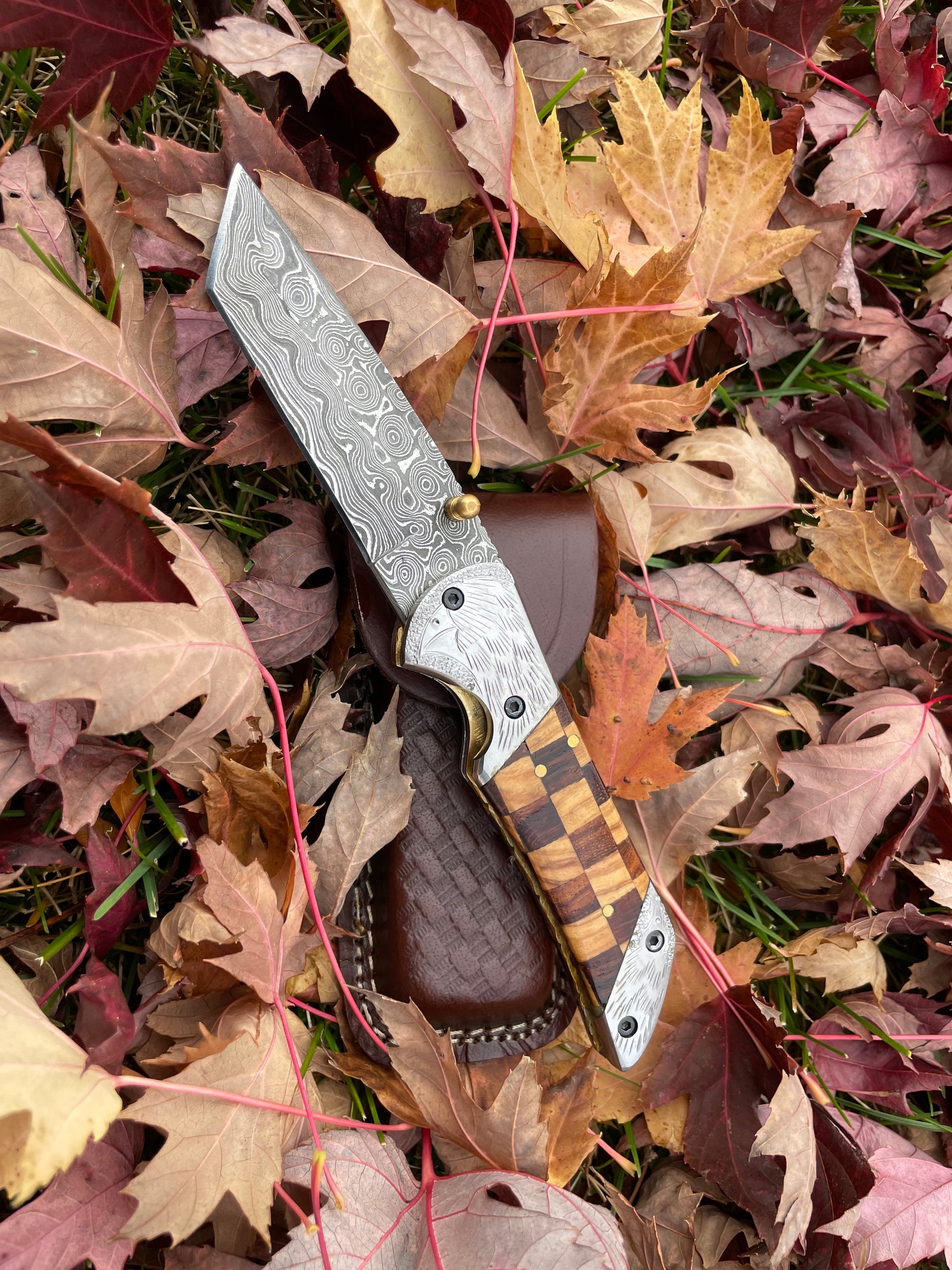 Damascus Steel Eagle Engraved Checkered Pocket Knife TK041 Titan