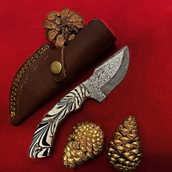 Damascus Steel Skinning Knife/ Hunting Companion/ Titan Bud